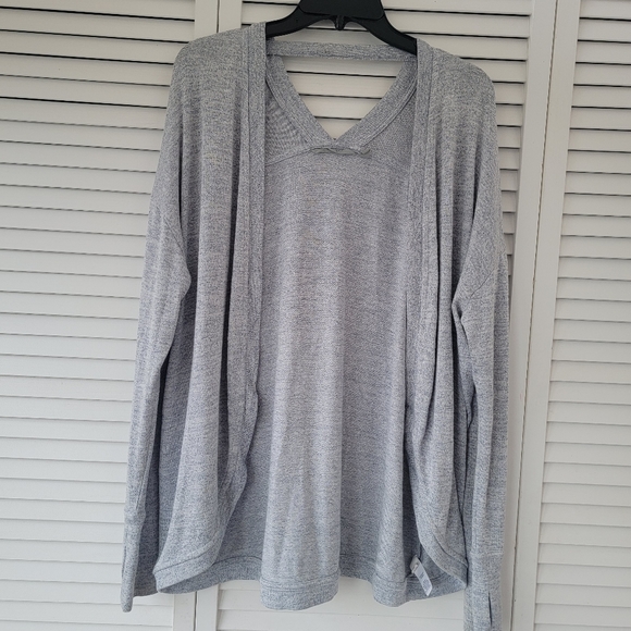 Athleta Light Gray Heather Pose Wrap Cardigan. Size Small - Picture 3 of 7